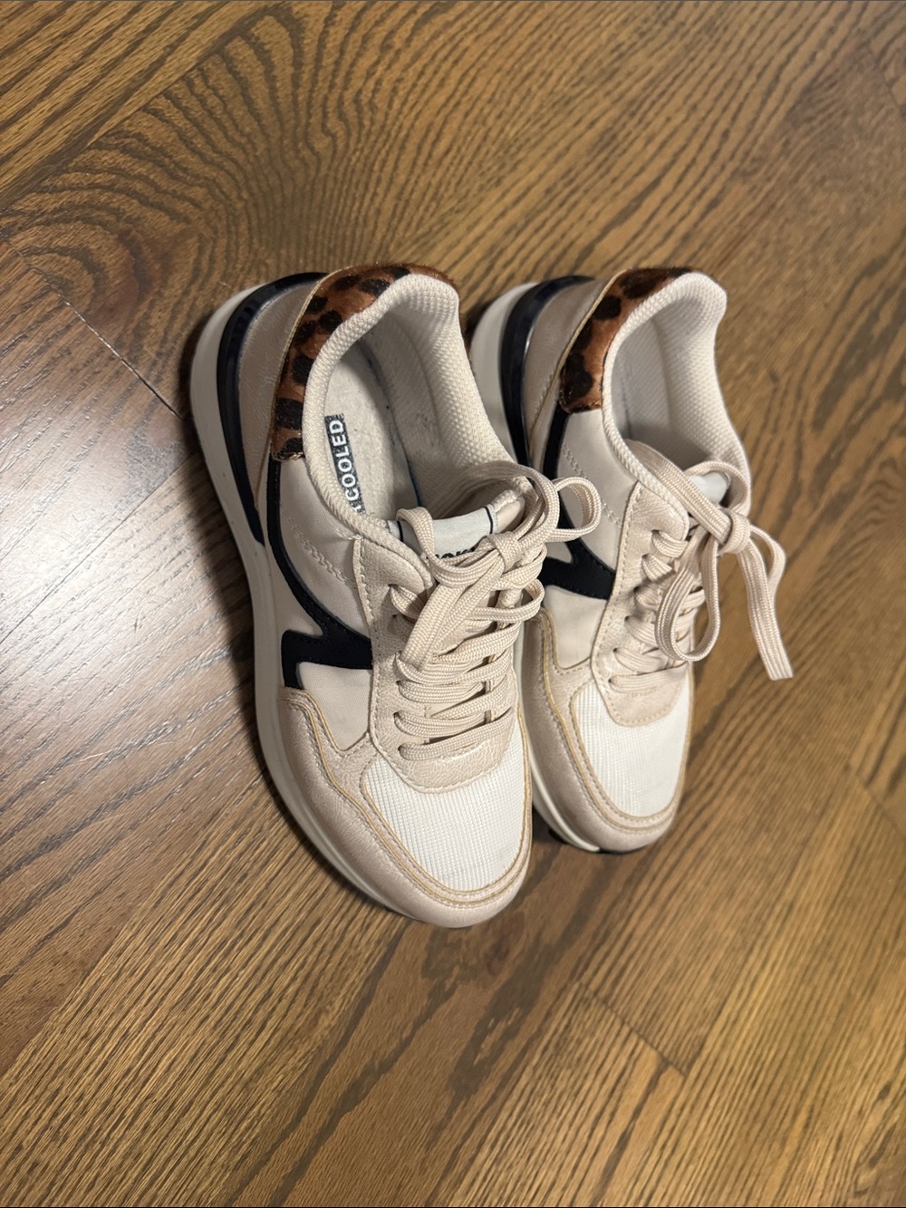 Lucky Step tennis shoes